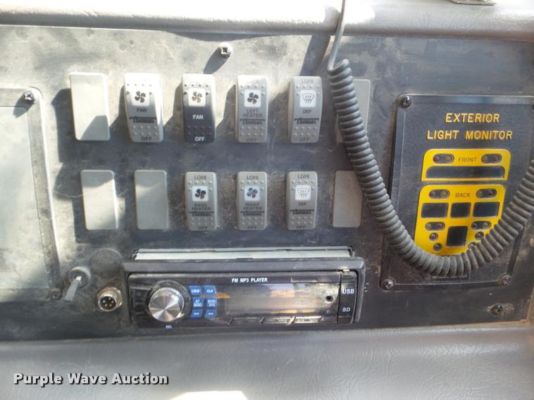 image for item L1699 2004 Freightliner FS65 school bus