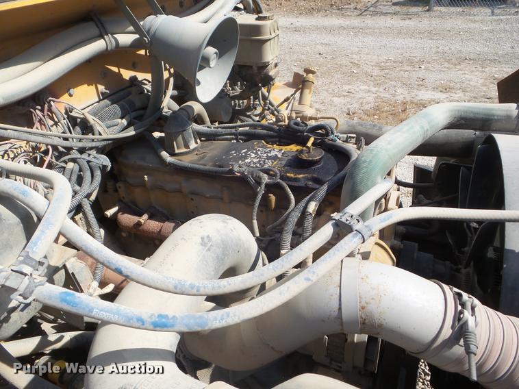 image for item L1699 2004 Freightliner FS65 school bus