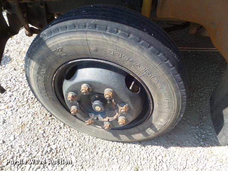 image for item L1699 2004 Freightliner FS65 school bus