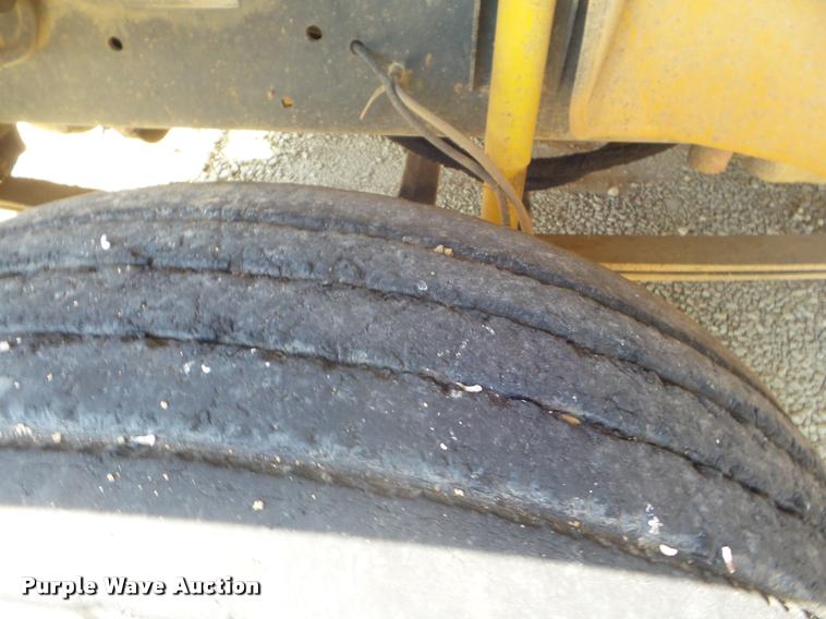 image for item L1699 2004 Freightliner FS65 school bus