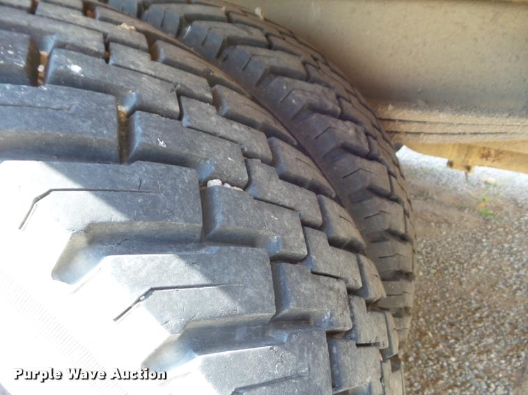 image for item L1699 2004 Freightliner FS65 school bus