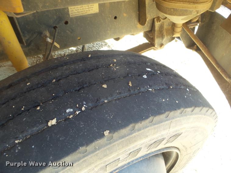 image for item L1699 2004 Freightliner FS65 school bus