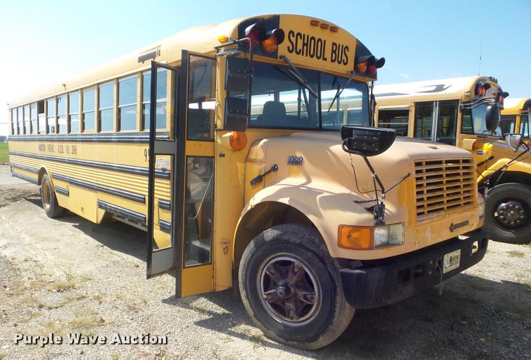 image for item L1700 1995 International 3800 school bus