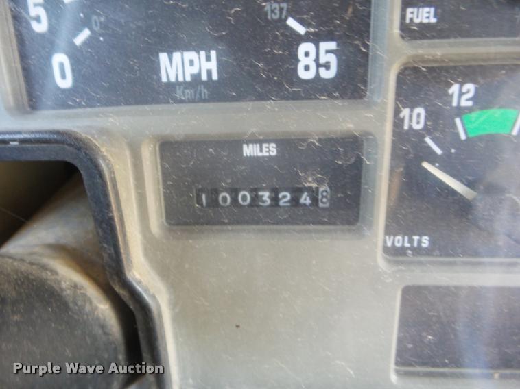 image for item L1700 1995 International 3800 school bus