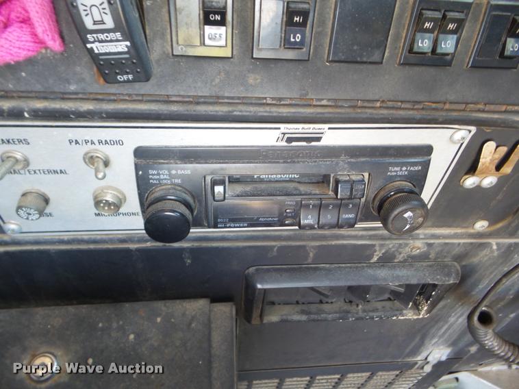 image for item L1700 1995 International 3800 school bus