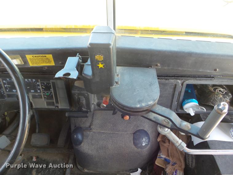 image for item L1700 1995 International 3800 school bus