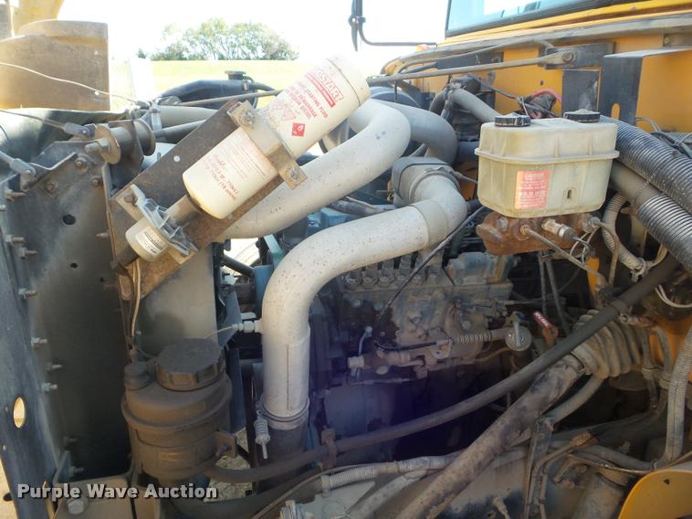 image for item L1700 1995 International 3800 school bus