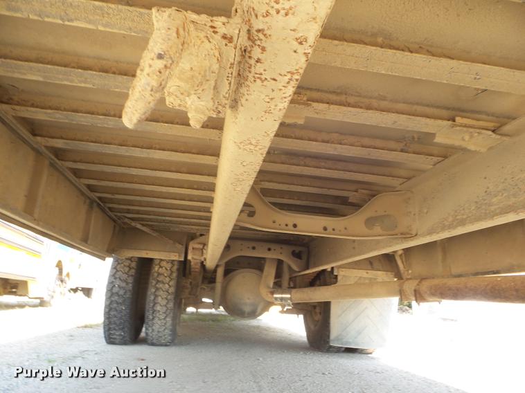 image for item L1700 1995 International 3800 school bus