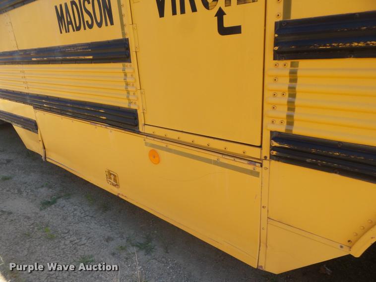 image for item L1700 1995 International 3800 school bus