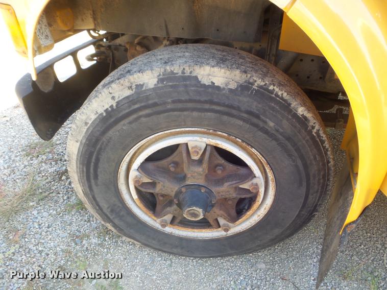 image for item L1700 1995 International 3800 school bus