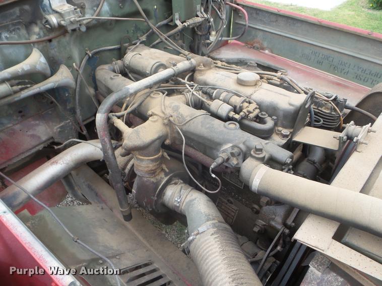 image for item L1718 1952 Mack truck cab and chassis