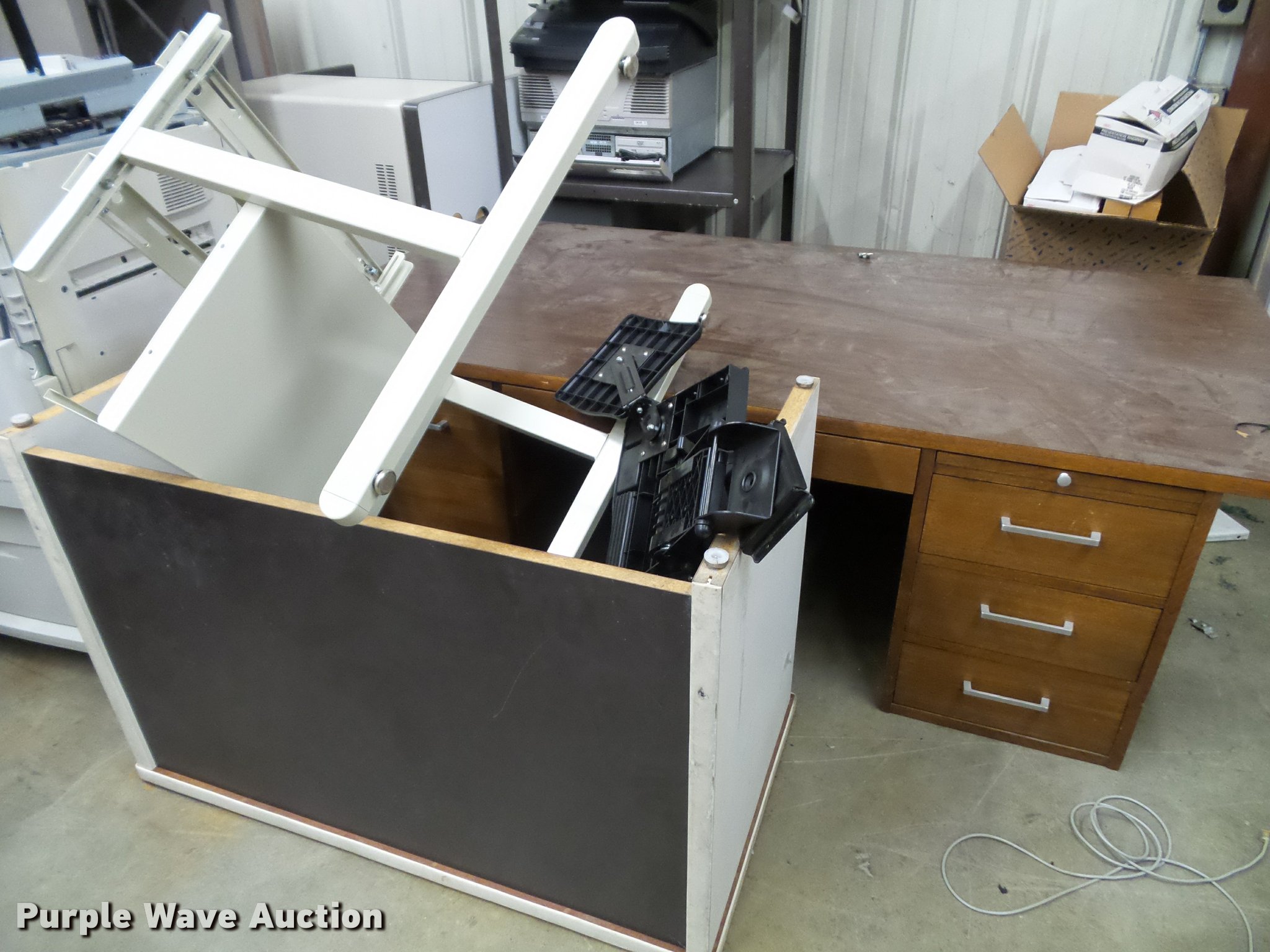 Office furniture in Topeka, KS Item BV9291 sold Purple Wave