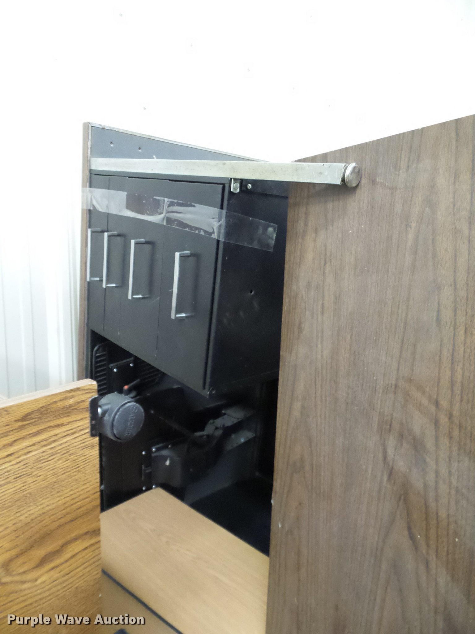 Office furniture in Topeka, KS Item BV9291 sold Purple Wave