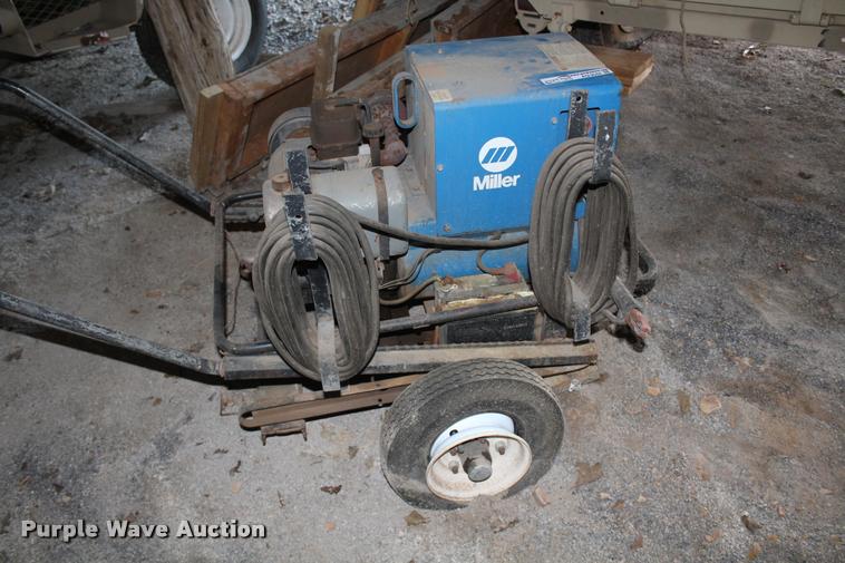 image for item AQ9544 Miller Roughneck 2E welder/generator