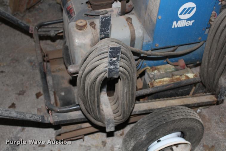 image for item AQ9544 Miller Roughneck 2E welder/generator
