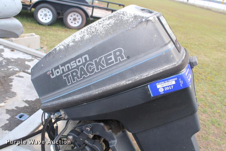 image for item AQ9555 1992 Bass Tracker boat