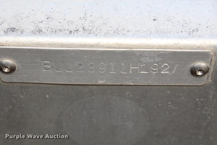 image for item AQ9555 1992 Bass Tracker boat