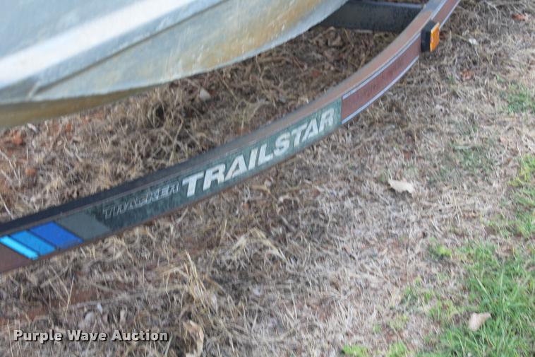 image for item AQ9555 1992 Bass Tracker boat