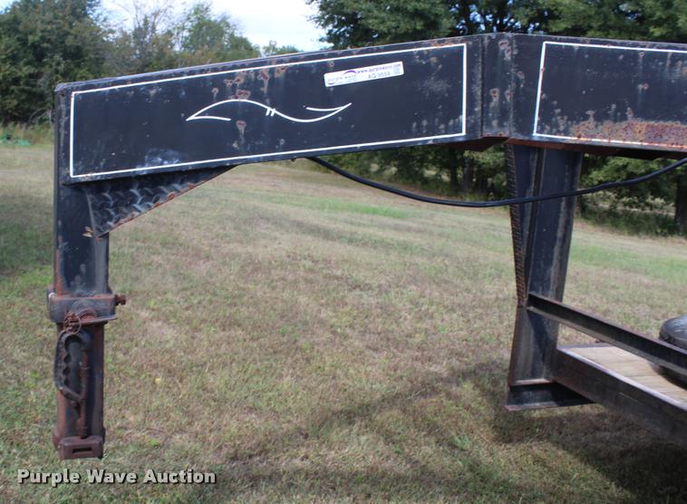 image for item AQ9559 1993 Starlite equipment trailer