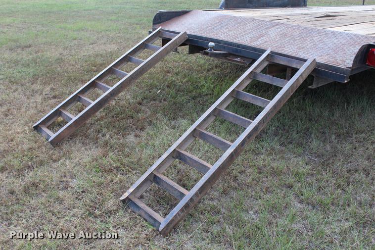 image for item AQ9559 1993 Starlite equipment trailer