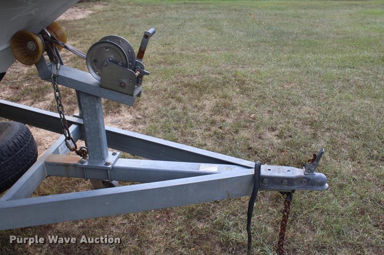 image for item AQ9577 1997 Blue Wave 189 v-bottom boat