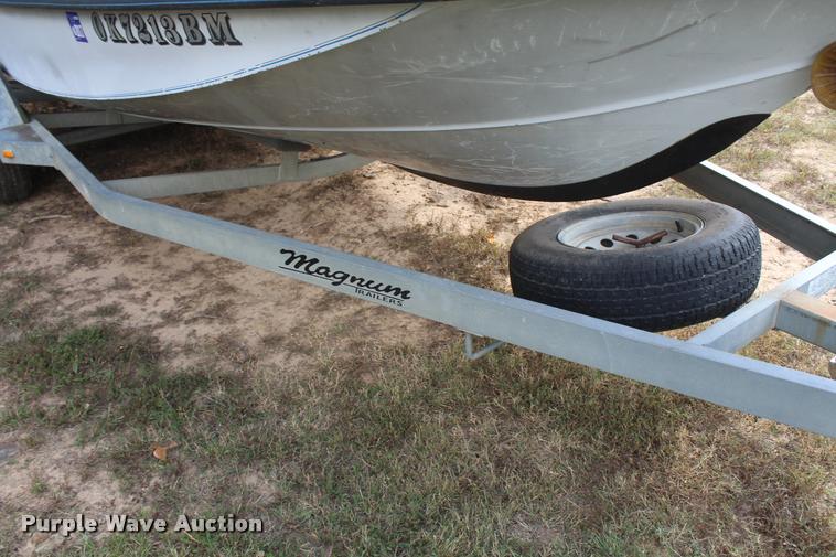 image for item AQ9577 1997 Blue Wave 189 v-bottom boat