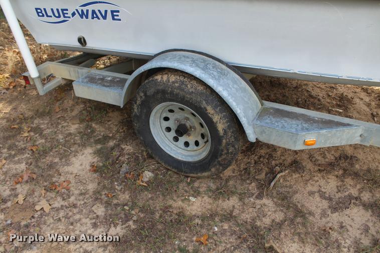 image for item AQ9577 1997 Blue Wave 189 v-bottom boat