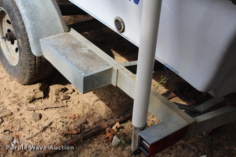 image for item AQ9577 1997 Blue Wave 189 v-bottom boat