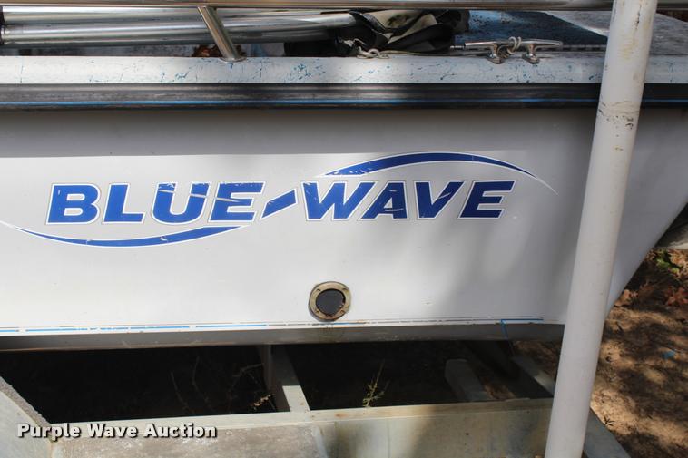 image for item AQ9577 1997 Blue Wave 189 v-bottom boat