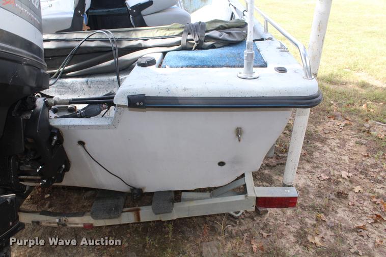 image for item AQ9577 1997 Blue Wave 189 v-bottom boat