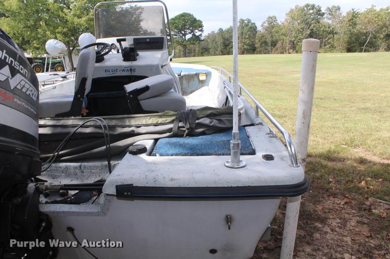 image for item AQ9577 1997 Blue Wave 189 v-bottom boat