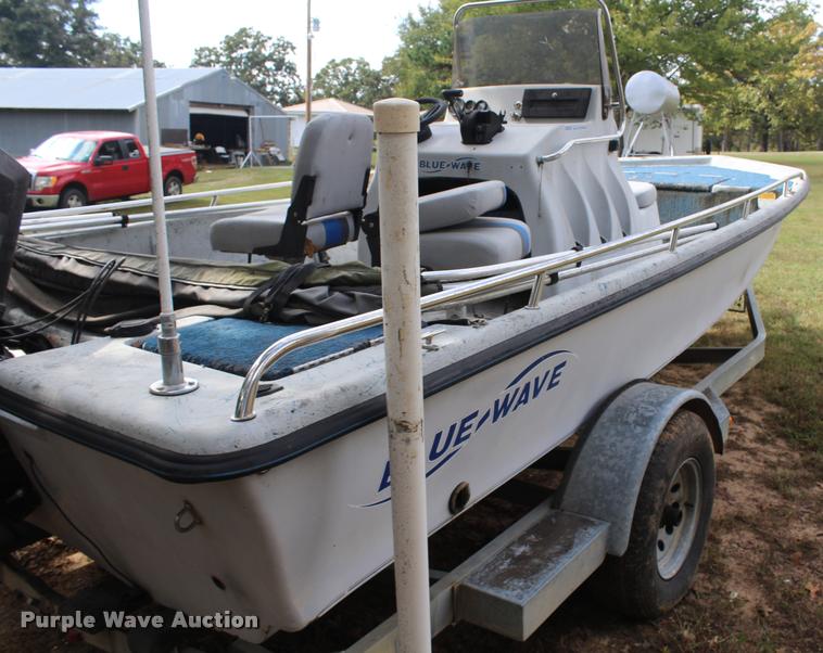image for item AQ9577 1997 Blue Wave 189 v-bottom boat