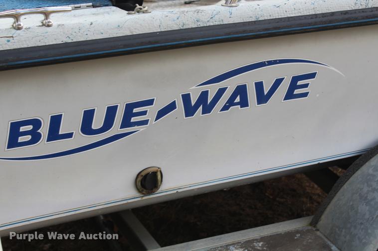 image for item AQ9577 1997 Blue Wave 189 v-bottom boat