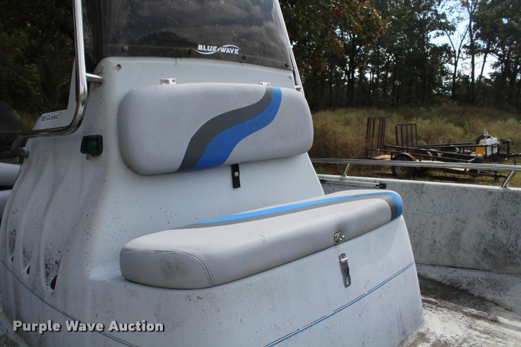 image for item AQ9577 1997 Blue Wave 189 v-bottom boat