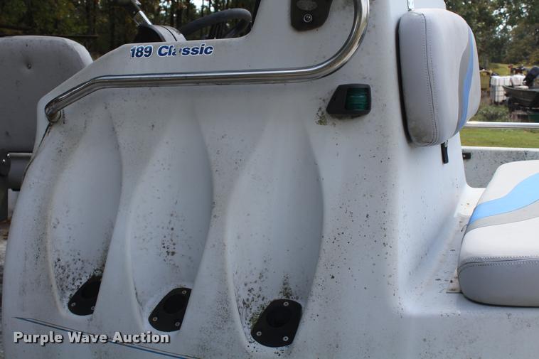 image for item AQ9577 1997 Blue Wave 189 v-bottom boat