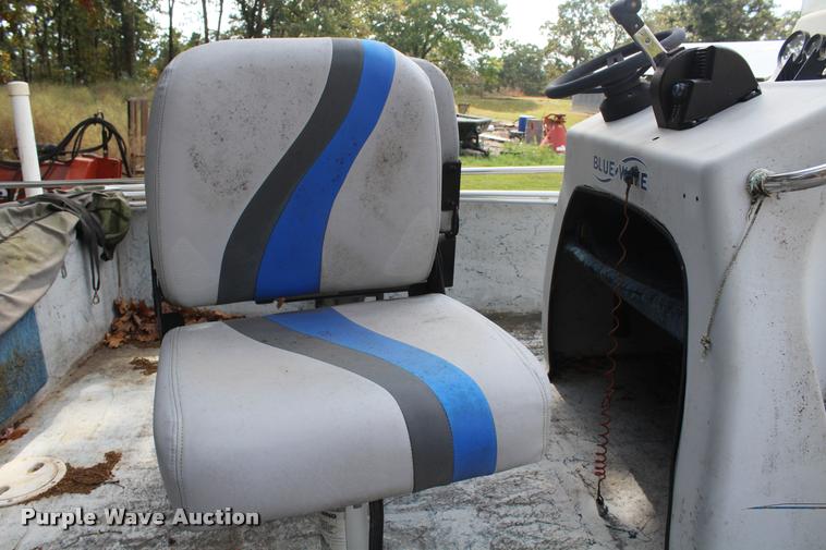 image for item AQ9577 1997 Blue Wave 189 v-bottom boat