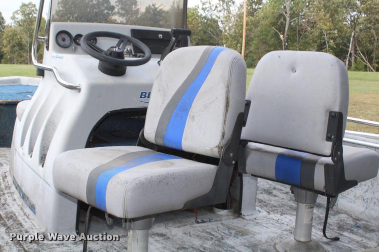 image for item AQ9577 1997 Blue Wave 189 v-bottom boat