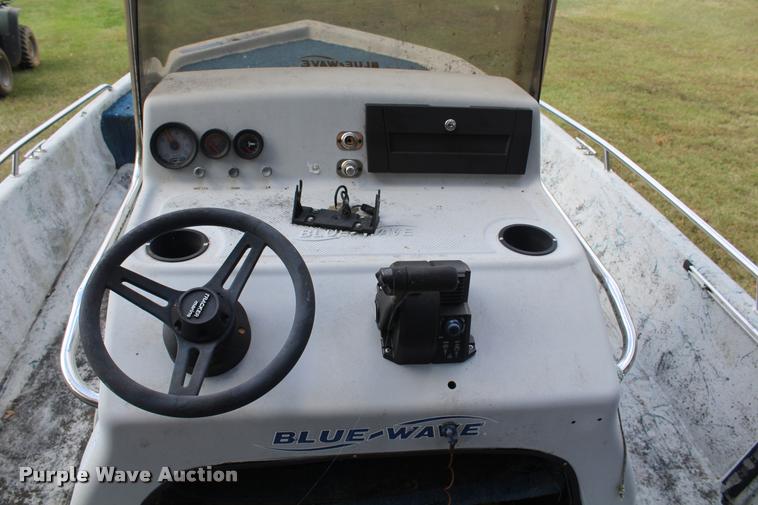 image for item AQ9577 1997 Blue Wave 189 v-bottom boat