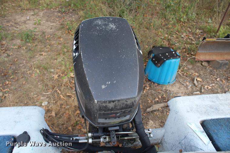 image for item AQ9577 1997 Blue Wave 189 v-bottom boat