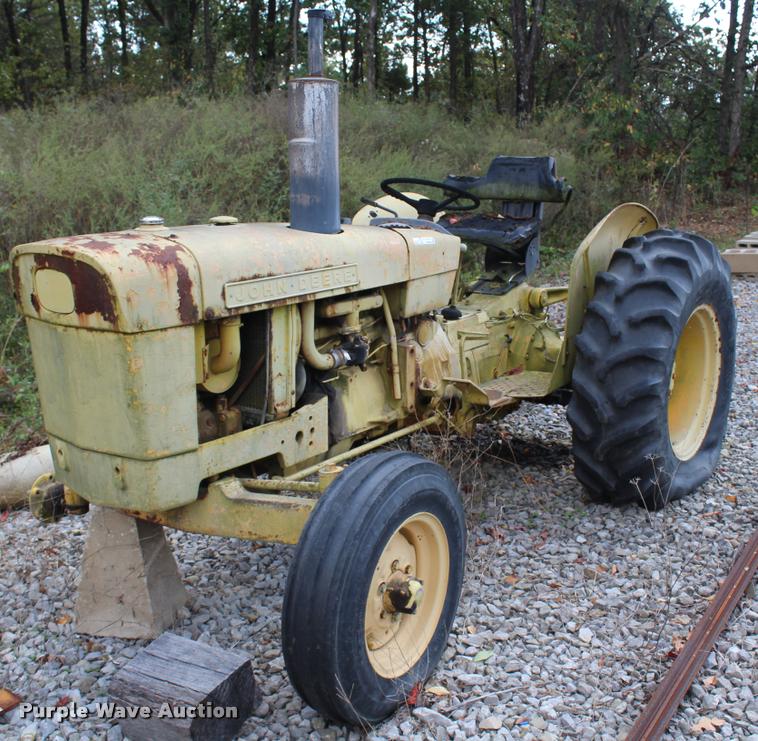 image for item AQ9578 1968 John Deere JD300 tractor