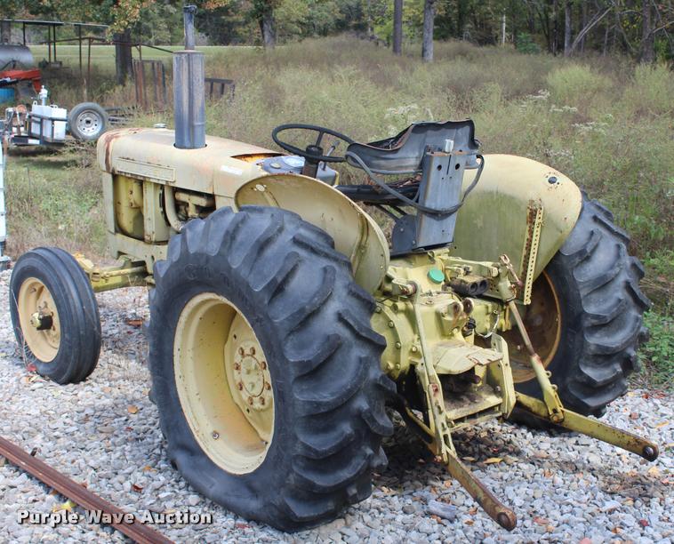 image for item AQ9578 1968 John Deere JD300 tractor