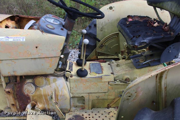 image for item AQ9578 1968 John Deere JD300 tractor