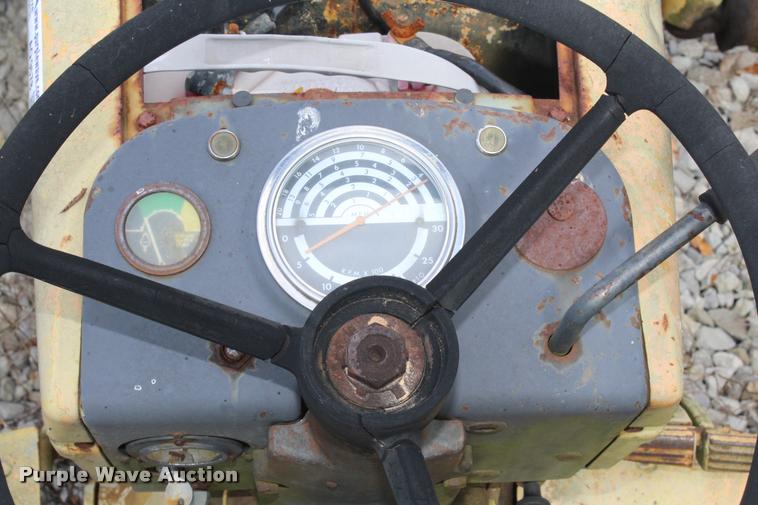 image for item AQ9578 1968 John Deere JD300 tractor