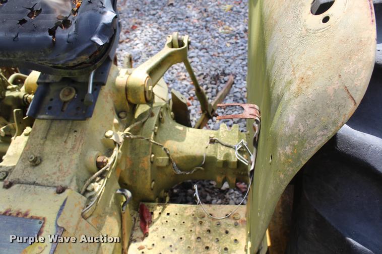 image for item AQ9578 1968 John Deere JD300 tractor