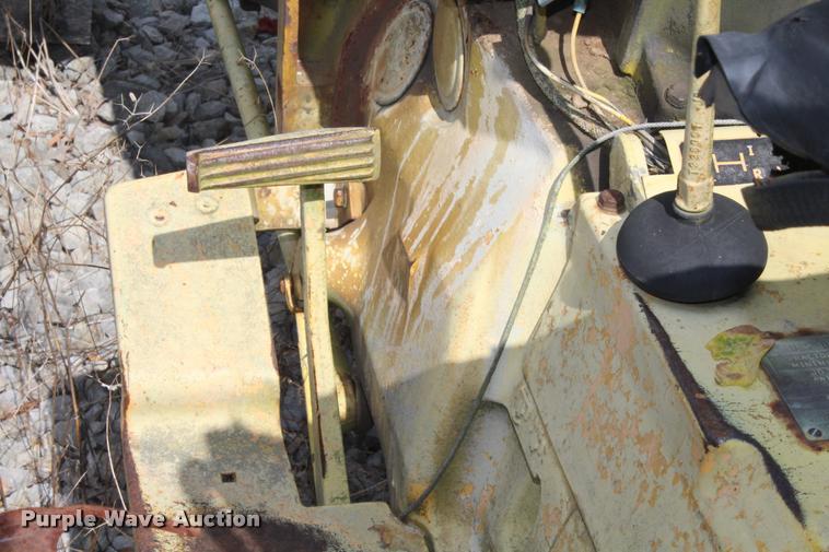 image for item AQ9578 1968 John Deere JD300 tractor