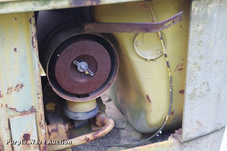 image for item AQ9578 1968 John Deere JD300 tractor