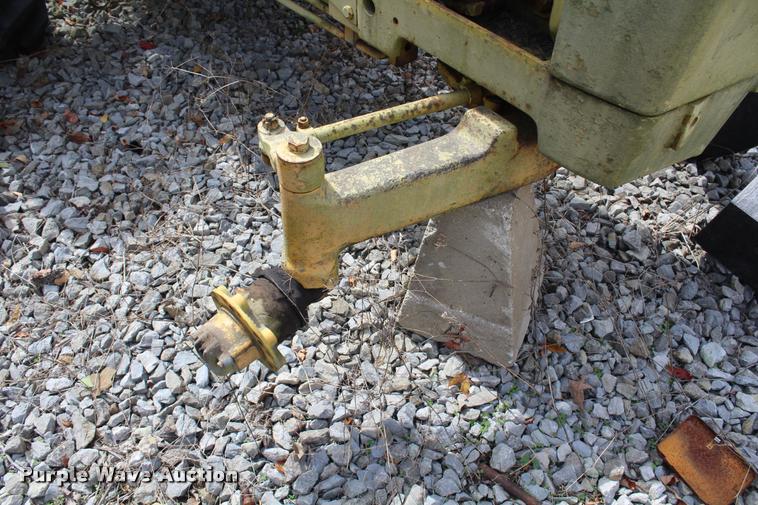 image for item AQ9578 1968 John Deere JD300 tractor