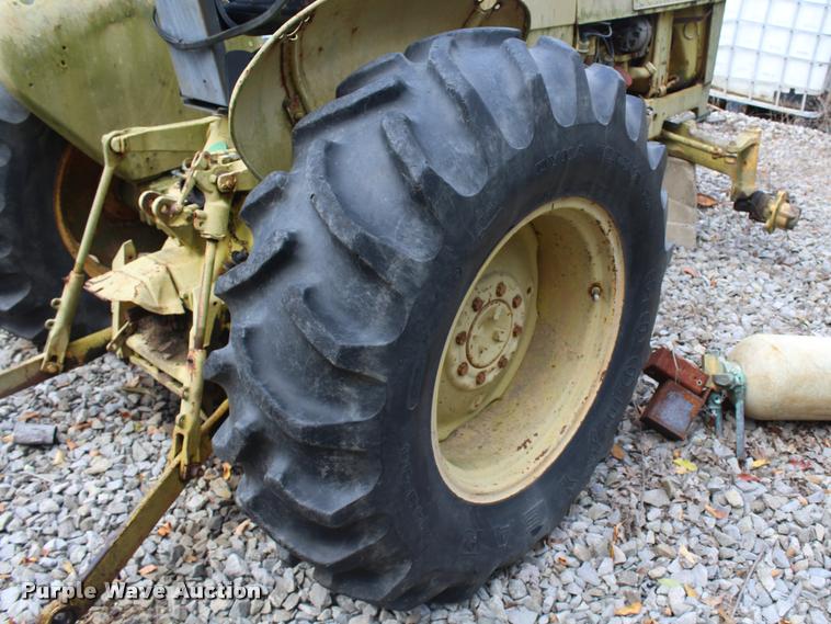 image for item AQ9578 1968 John Deere JD300 tractor