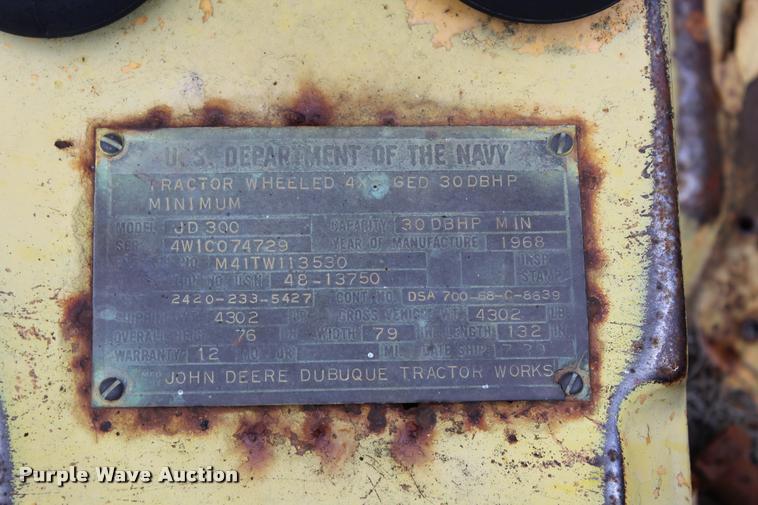 image for item AQ9578 1968 John Deere JD300 tractor
