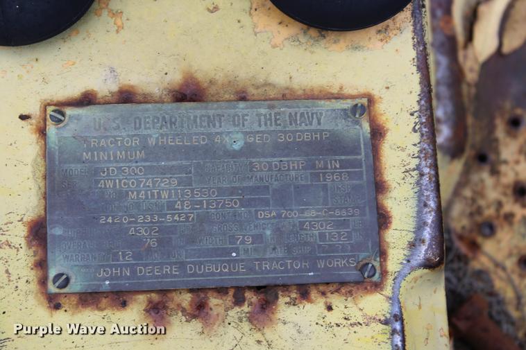 image for item AQ9578 1968 John Deere JD300 tractor